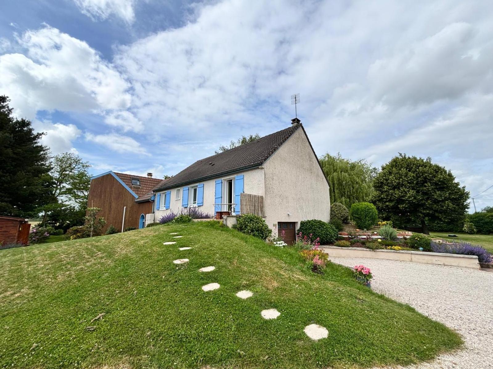 Вилла Le Bleu De B. Saint-Etienne-en-Bresse Экстерьер фото