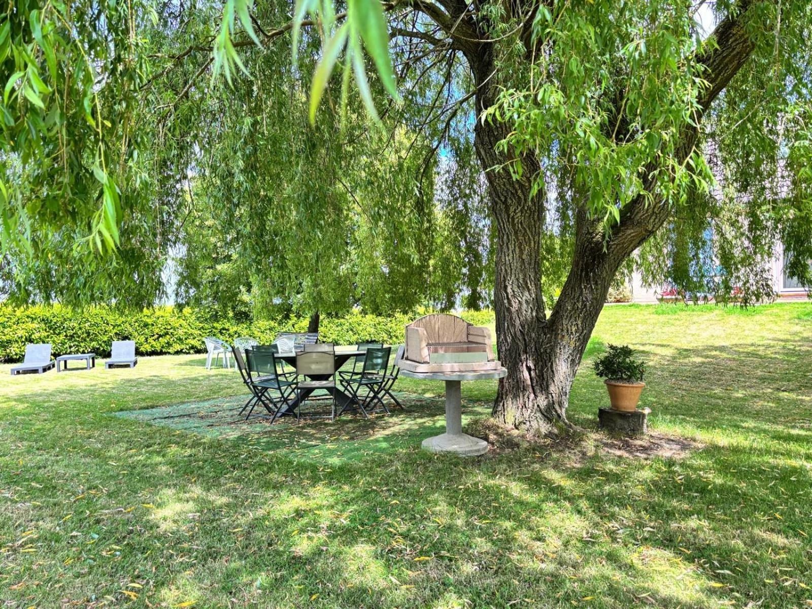 Вилла Le Bleu De B. Saint-Etienne-en-Bresse Экстерьер фото