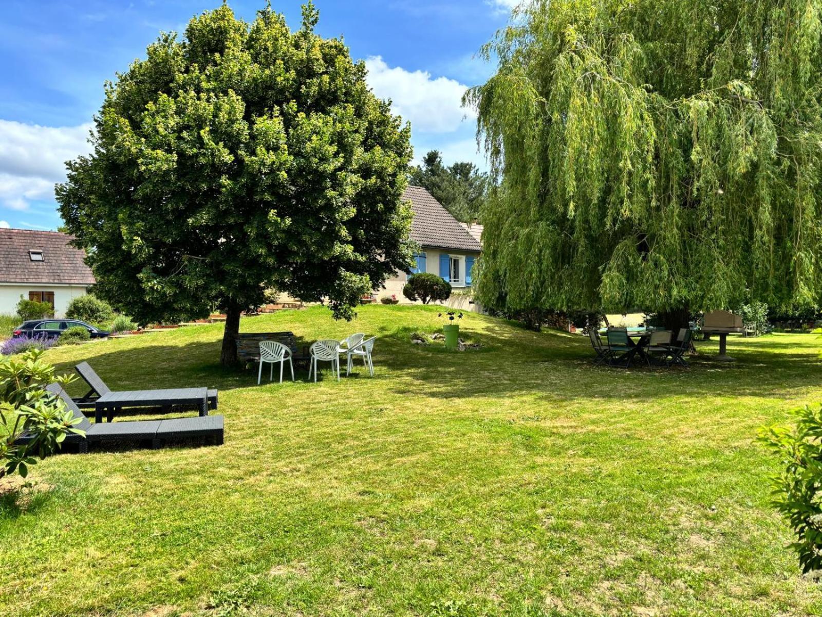 Вилла Le Bleu De B. Saint-Etienne-en-Bresse Экстерьер фото